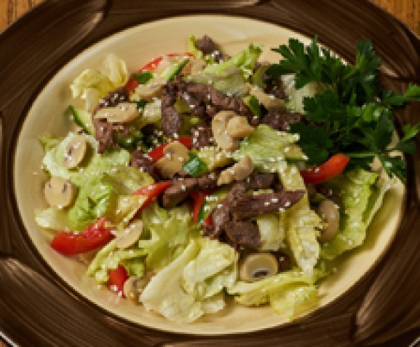 Салат с говядиной и грибами